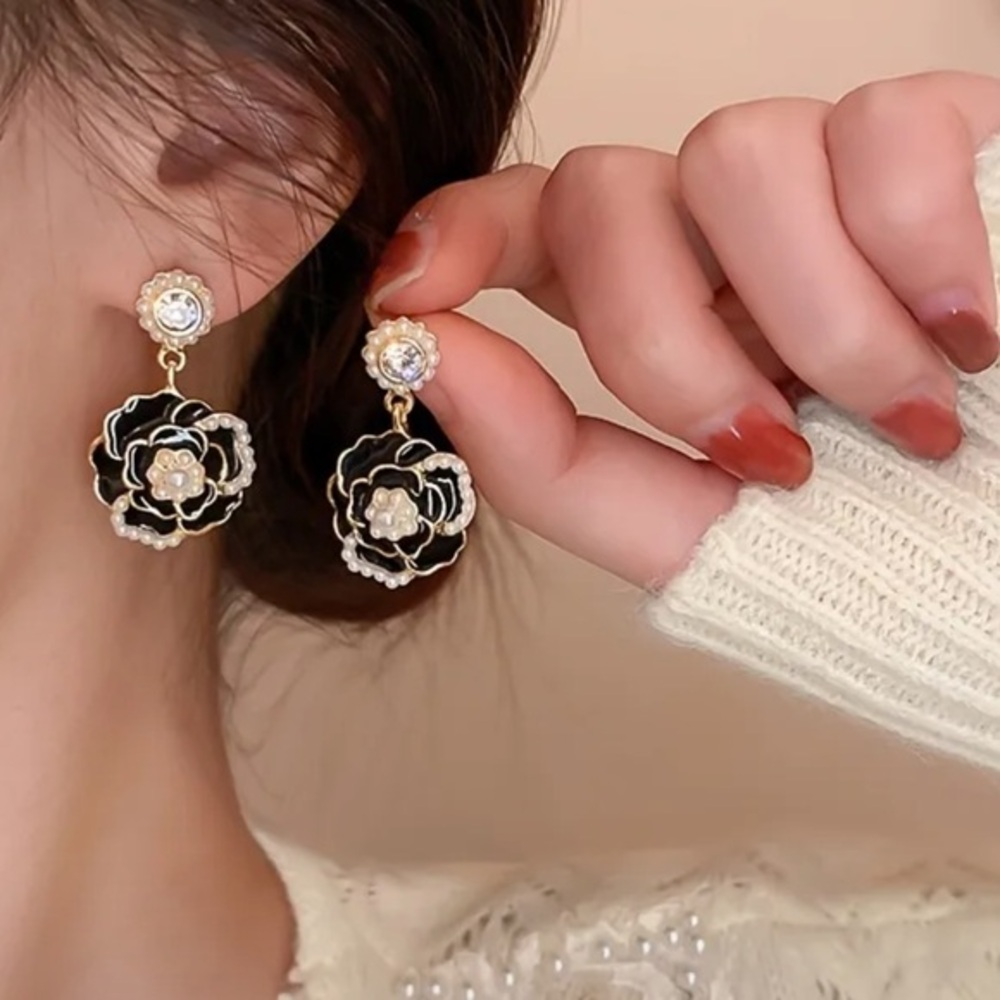 Camellia Black & Gold Floral Drop Earrings Elegant Statement NWT